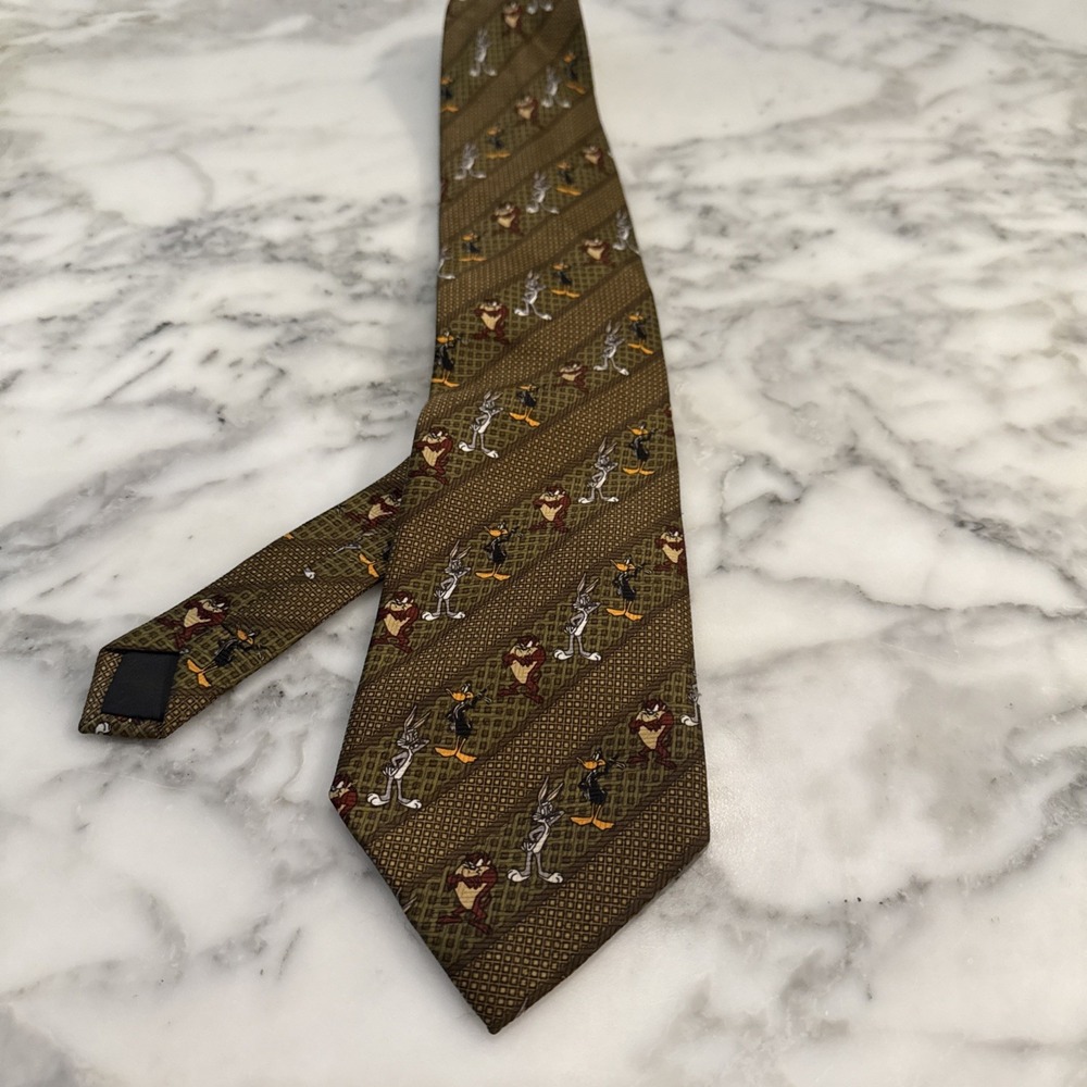 Looney Tunes Men's Neck Tie with Taz  Bugs Daffy Army Green Background